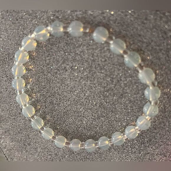 Iridescent glass bead bracelet NWOT - Picture 6 of 7